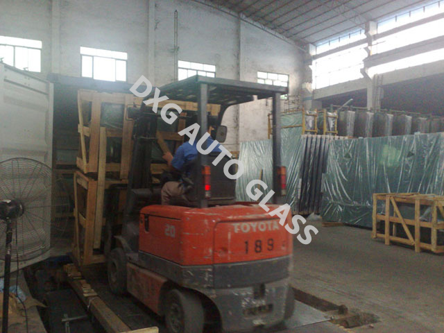 LADING THE CONTAINER